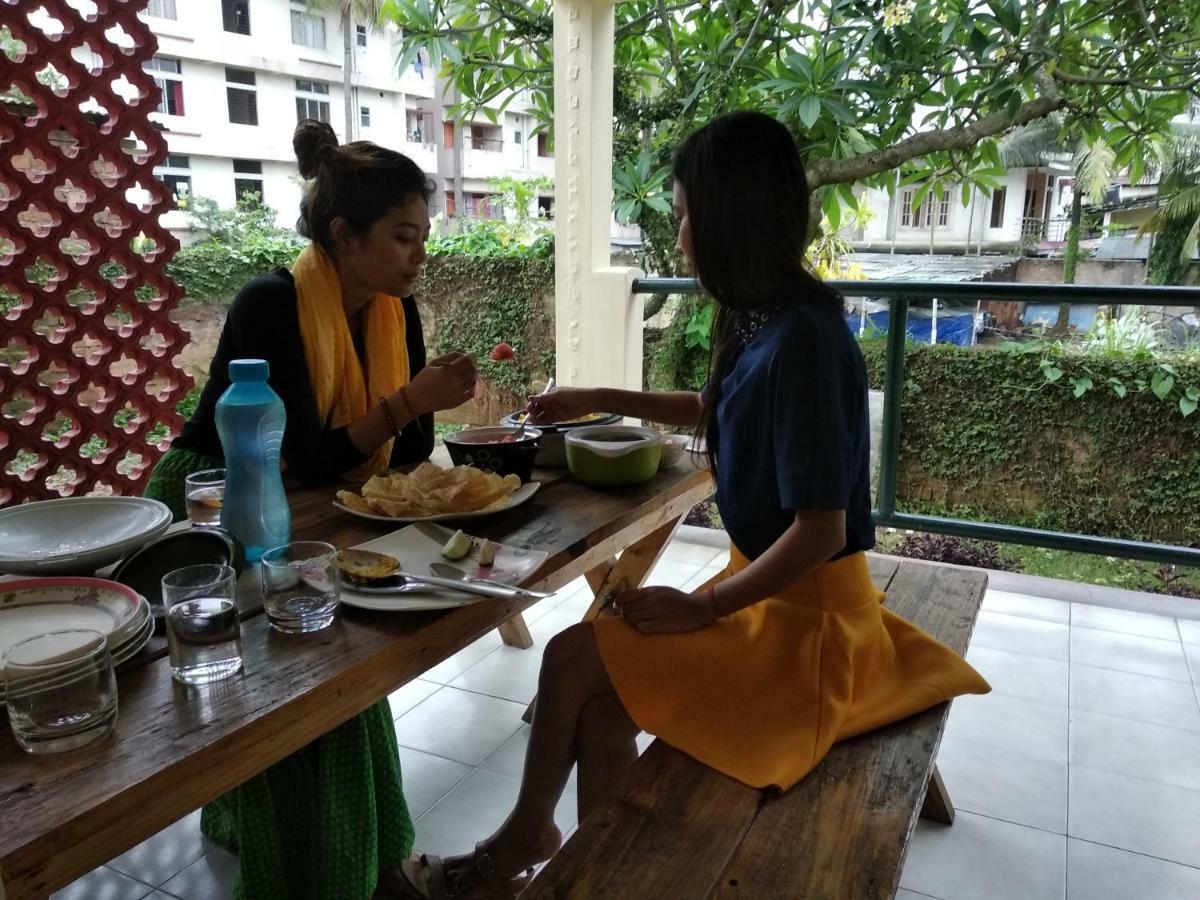 Gibbon Backpackers Hostel Guwahati Ngoại thất bức ảnh