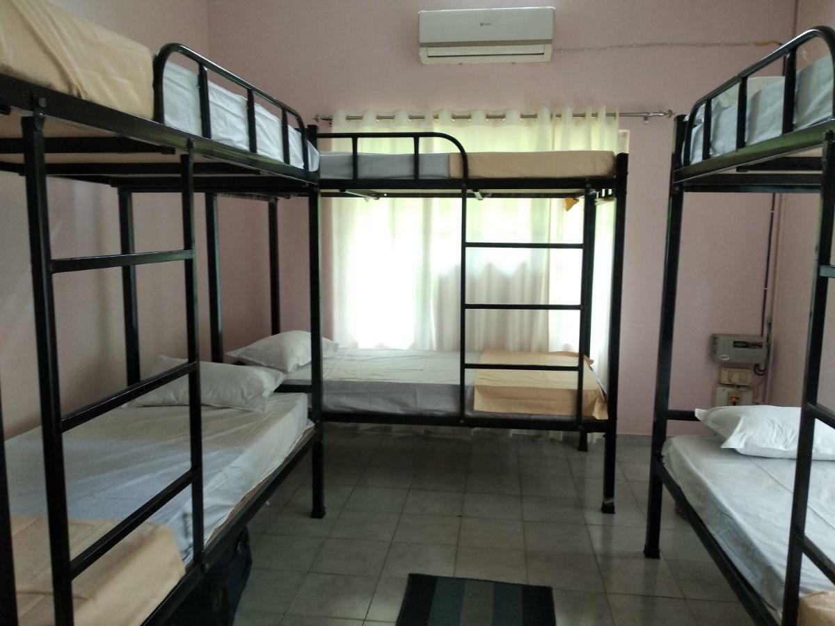 Gibbon Backpackers Hostel Guwahati Ngoại thất bức ảnh