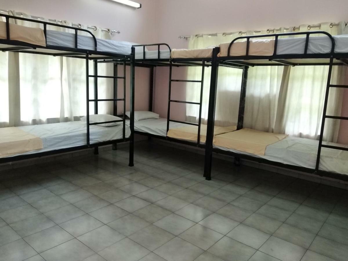 Gibbon Backpackers Hostel Guwahati Ngoại thất bức ảnh