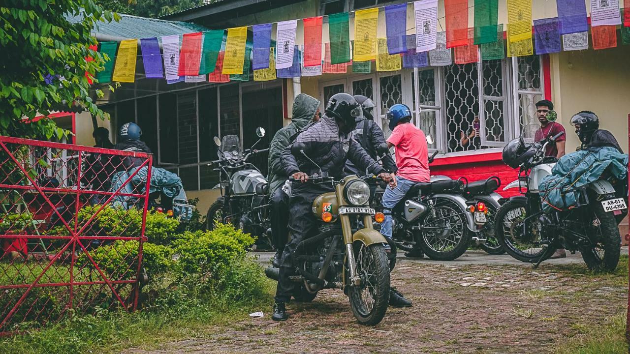Gibbon Backpackers Hostel Guwahati Ngoại thất bức ảnh