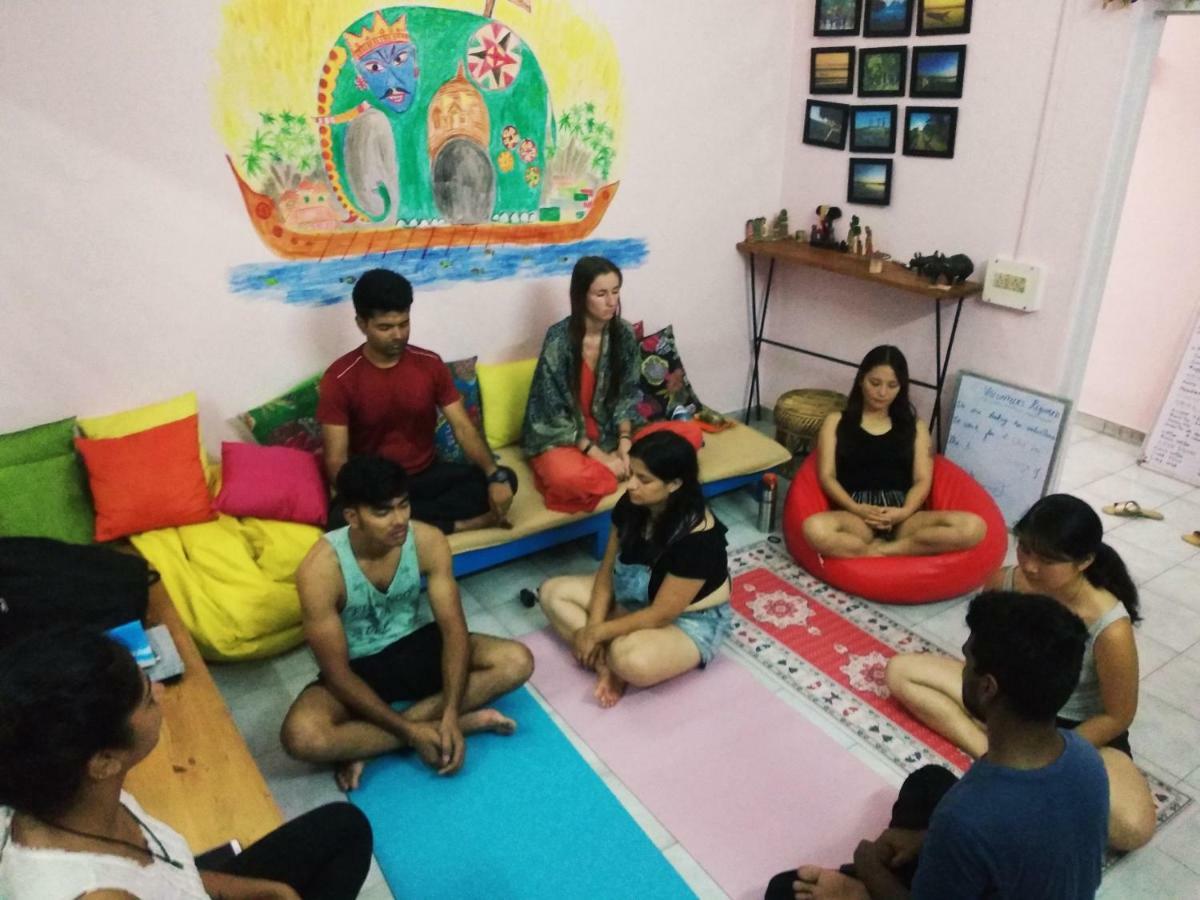 Gibbon Backpackers Hostel Guwahati Ngoại thất bức ảnh