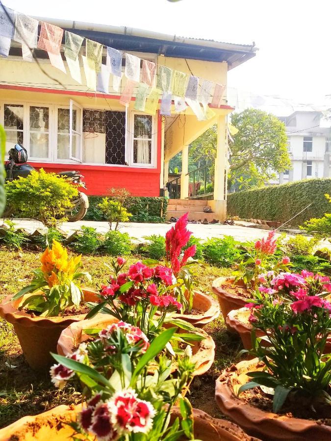 Gibbon Backpackers Hostel Guwahati Ngoại thất bức ảnh
