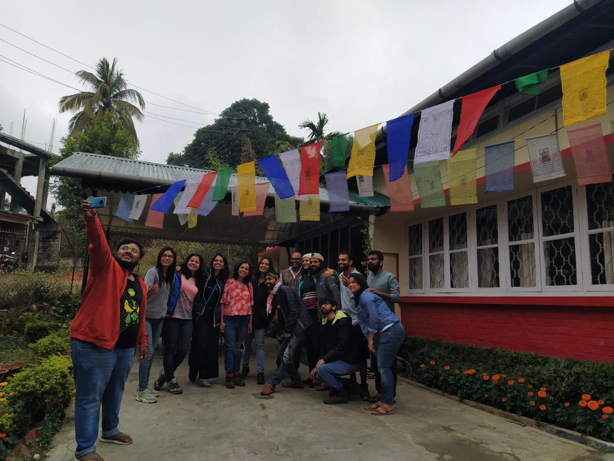 Gibbon Backpackers Hostel Guwahati Ngoại thất bức ảnh