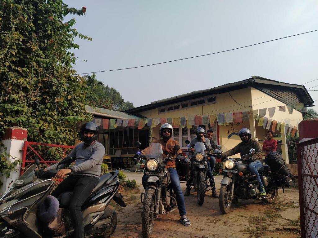 Gibbon Backpackers Hostel Guwahati Ngoại thất bức ảnh